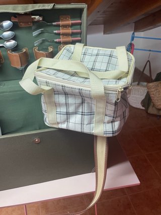 Cesta Picnic 4 Servicios Piel y bolsa refrigerante