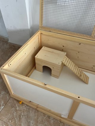Jaula madera para mascotas sin usar