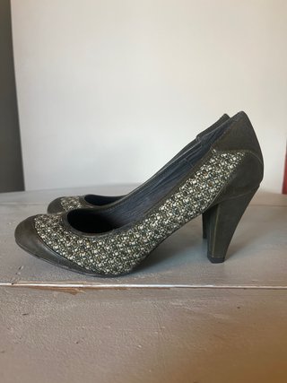 Zapatos de tacón verde tweed y piel
