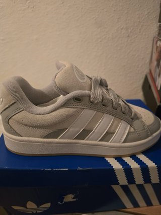 Adidas Campus 00s Gris y Blanco
