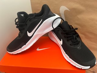 Zapatilla Nike Flex Train Talla 40