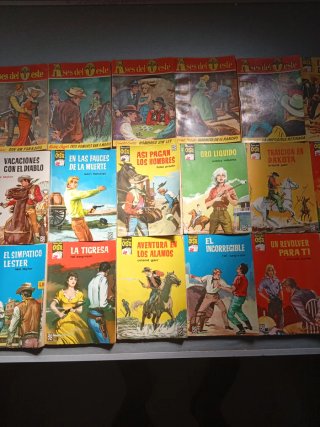 Lote de 48 novelas antiguas bolsilibros del oeste