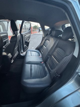 MG ZS Luxury 2024 gama alta