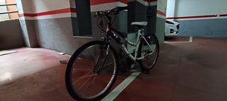 Bicicletta per bambina viola e bianca