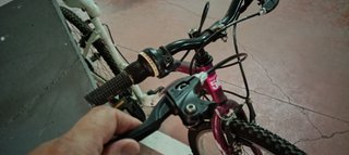 Bicicletta per bambina viola e bianca
