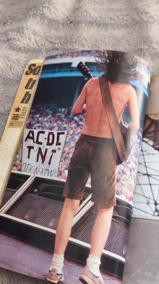 AC/DC: Hell Ain't No Place To Be!