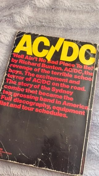 AC/DC: Hell Ain't No Place To Be!