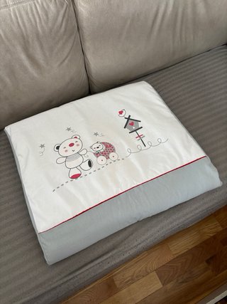 Nordico, chichonera y almohada cuna ositos