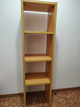 Estantería de madera color beige/marrón
