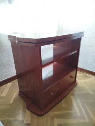 Mesa de madera para TV con cajón