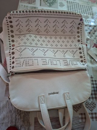 Mochila Desigual Blanca con Tachuelas