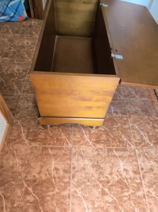 Cofre de pino pintado