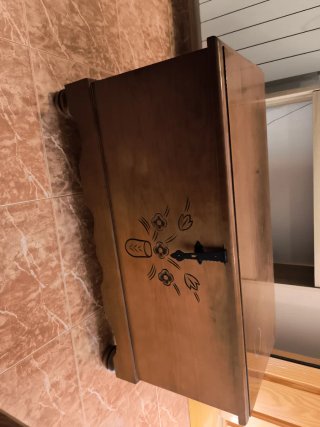 Cofre de pino pintado