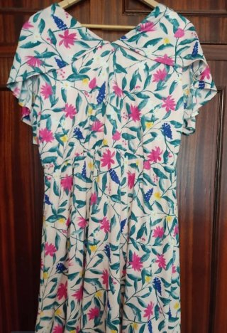 Vestido Cortefiel floral talla L