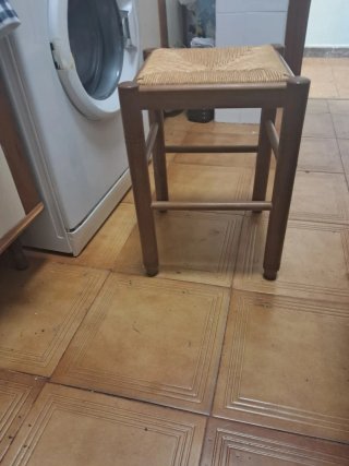 Mesa de cocina y 2 sillas madera