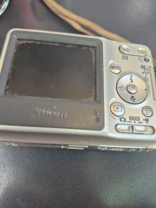 Fotocamera Nikon Coolpix L4 (Schermo OK)