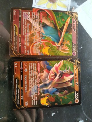Cartas Pokémon Zacian V y Zamazenta V Doradas