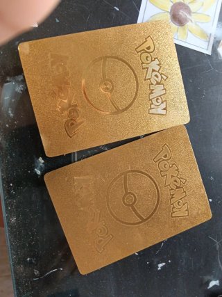 Cartas Pokémon Zacian V y Zamazenta V Doradas