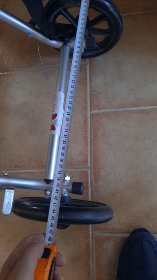 Silla de ruedas estrecha plegable