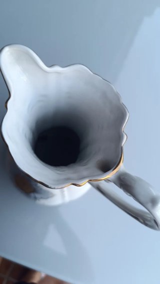 Jarrón de cerámica blanco y dorado de 33 cm