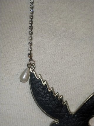 Collar pájaro Bershka 2010