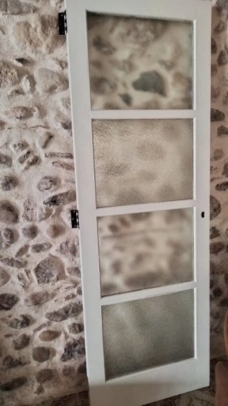 Puerta madera maciza con cristales