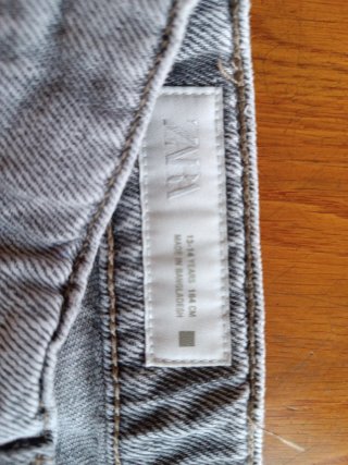 Pantalón corto vaquero gris. Niño.