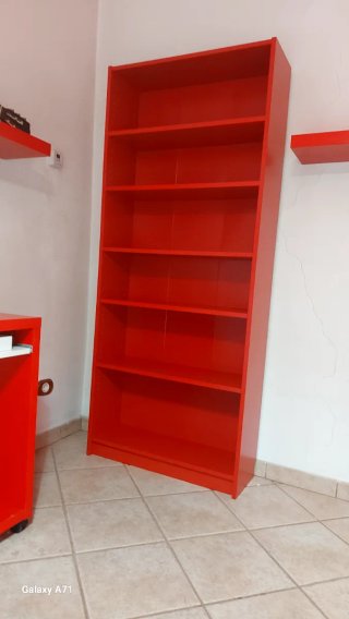 Muebles de habitación juvenil rojos y blancos