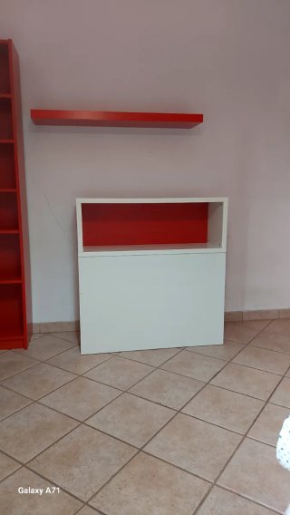 Muebles de habitación juvenil rojos y blancos