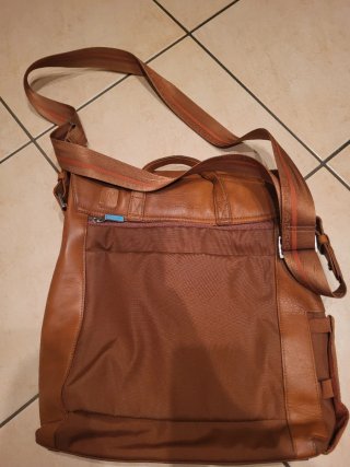Borsa a tracolla Piquadro in pelle marrone