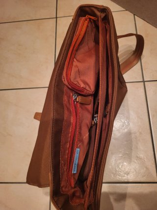 Borsa a tracolla Piquadro in pelle marrone