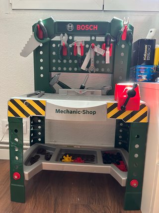 Mesa de herramientas Bosch para niños