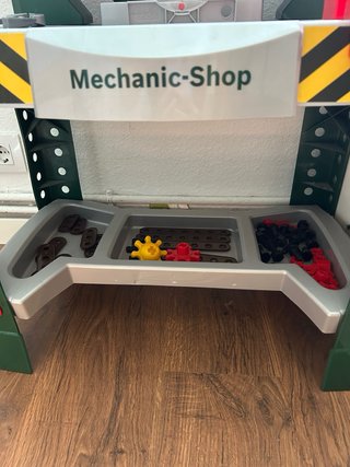 Mesa de herramientas Bosch para niños
