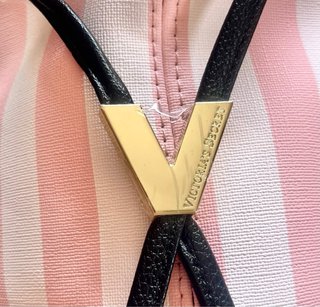Bolso Victoria's Secret Rayas