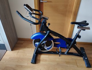 Bici Estática Azul y Negra