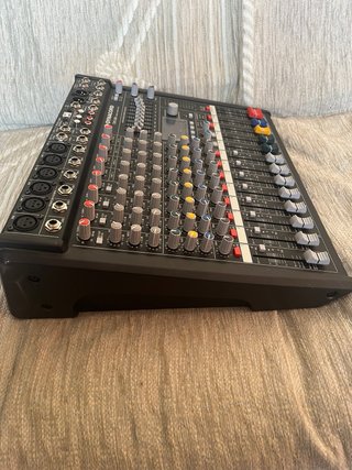 Mesa de mezclas Dynacord CMS 600