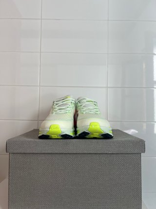 Nike Vomero 18 Verde y Amarillo