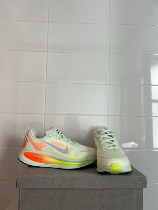 Nike Vomero 18 Verde y Amarillo