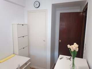 SE   ALQUILA UNA HABITACIÓN ZONA PUEBLO NUEVO