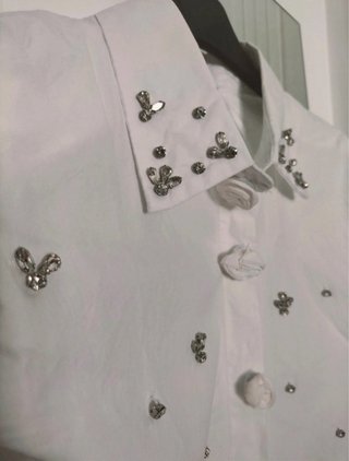 Camicia crop VICBEE con decorazioni