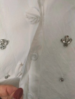 Camicia crop VICBEE con decorazioni