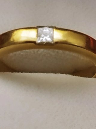 Anillo compromiso oro con diamante princesa
