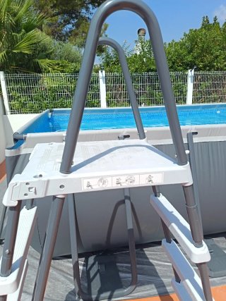 Escalera Piscina INTEX Metal/Plástico