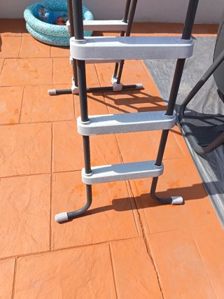 Escalera Piscina INTEX Metal/Plástico