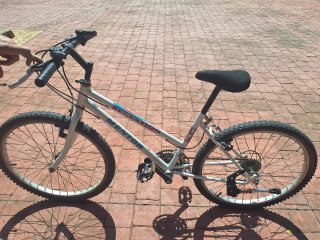 Bicicleta 24".usada pero funciona correctamente.