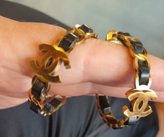 Orecchini Cerchio Doppia C Oro Nero