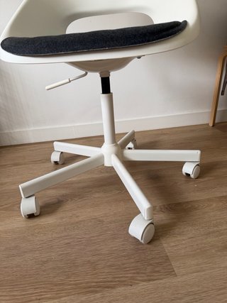 Silla de escritorio Ikea blanca nueva
