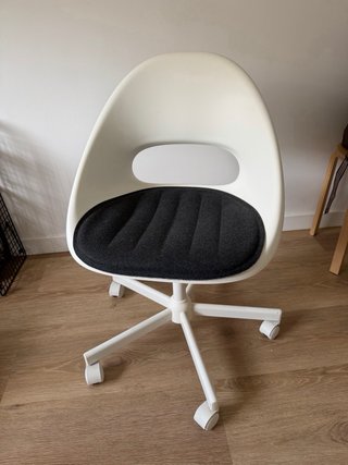 Silla de escritorio Ikea blanca nueva