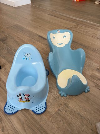 Hamaca de baño azul para bebé y orinal bebé