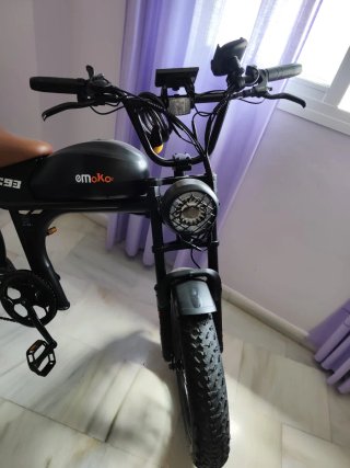 Bicicleta Eléctrica Emoko Negra